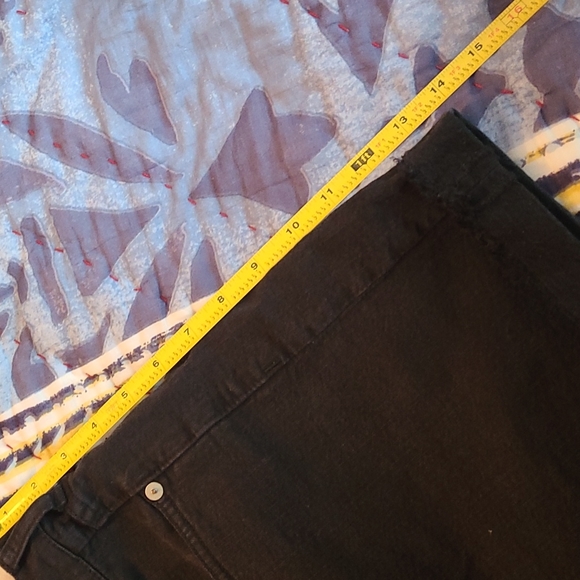 SOLD Madewell Buttoned Shorts - Picture 8 of 8